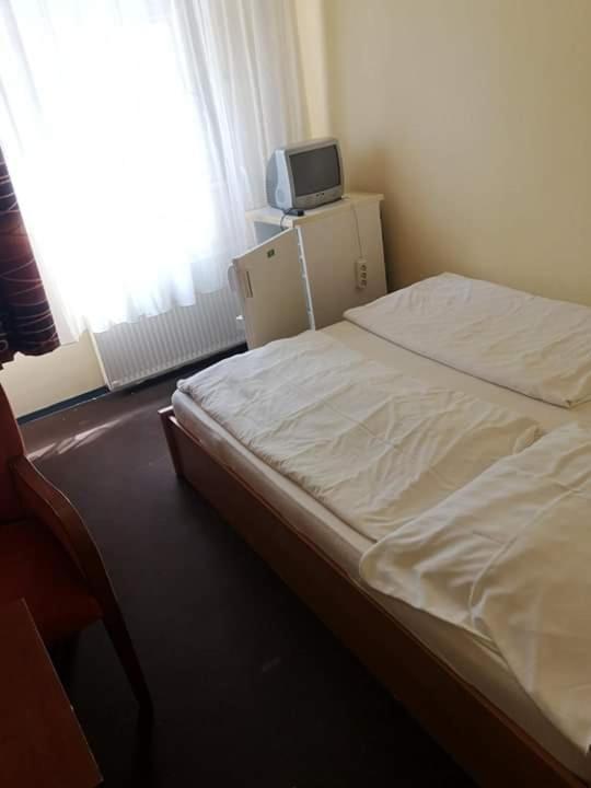 Fenyves Panzio Bed & Breakfast Siofok Exterior photo